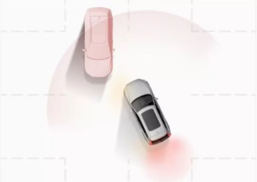 Crossing with oncoming traffic