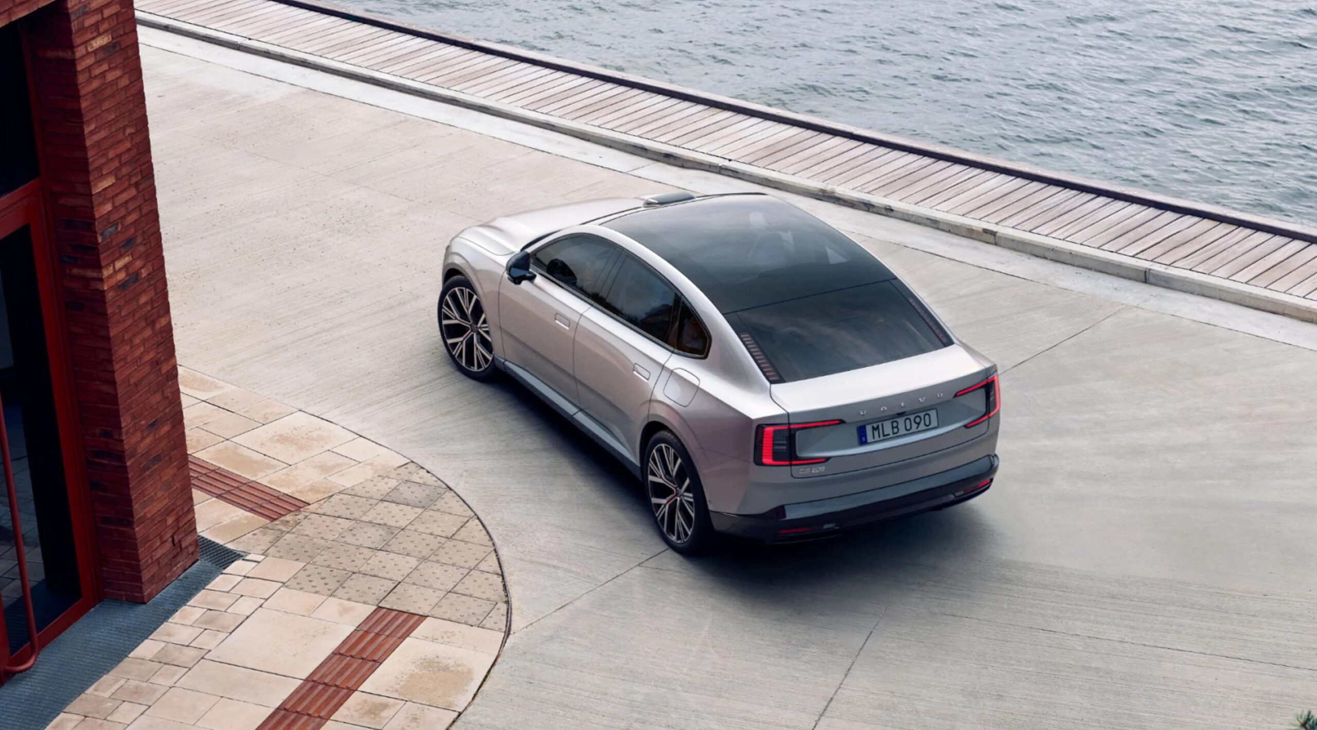 Volvo ES90